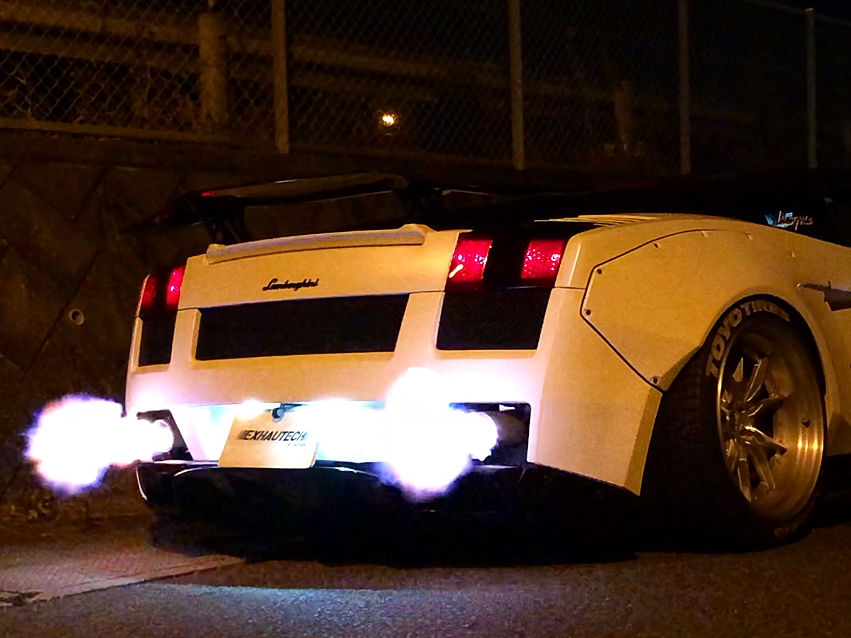 ランボルギーニ ガヤルド V10 超高音サウンド可変バルブマフラー エキゾーストシステム 特注テールエンド仕様 納品お取り付けさせて頂きました Lamborghini Gallardo V10 Super High Pitched Sound Variable Valve Muffler Exhaust System Custom Tail End Specification